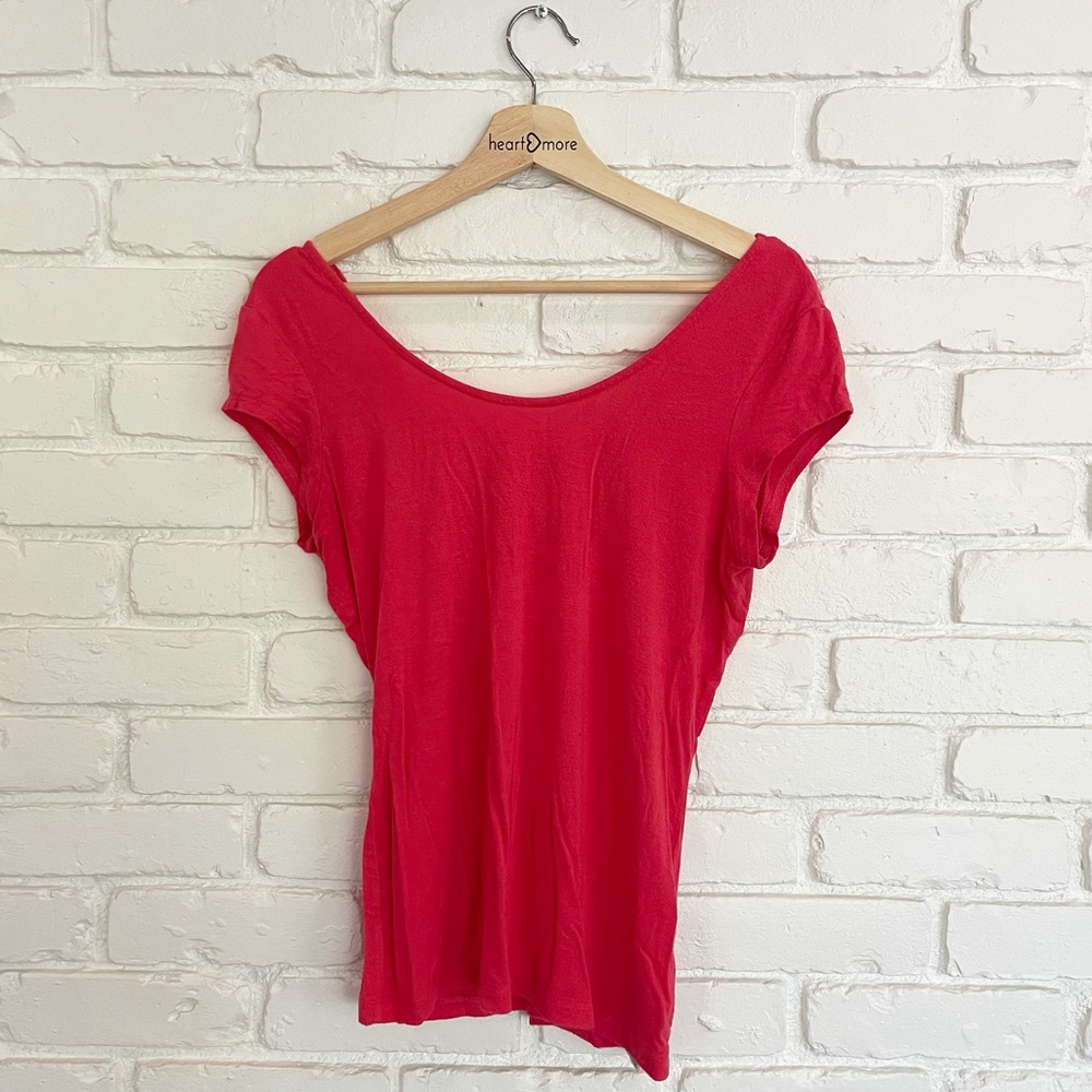 Guess Coral Knot Back Fitted Tee